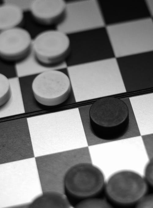 黑白跳棋 · 免费素材图片
