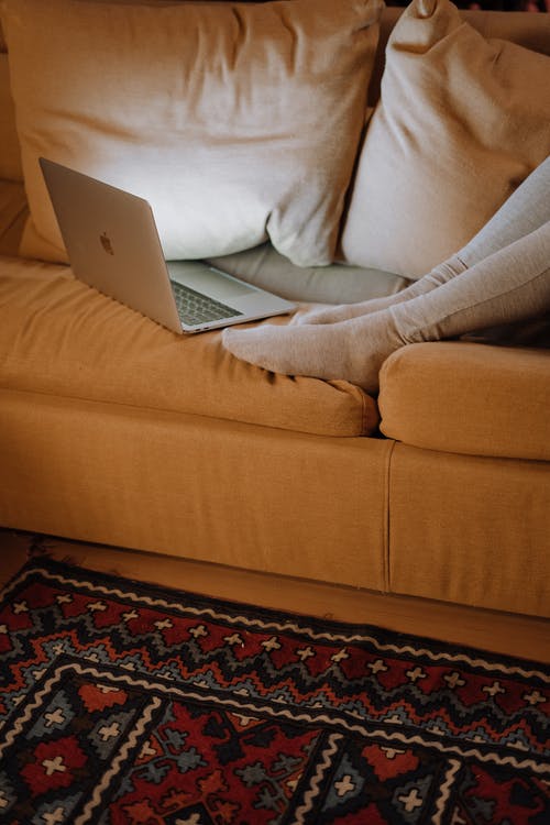 有关MacBook, 公寓房, 呆在家里的免费素材图片