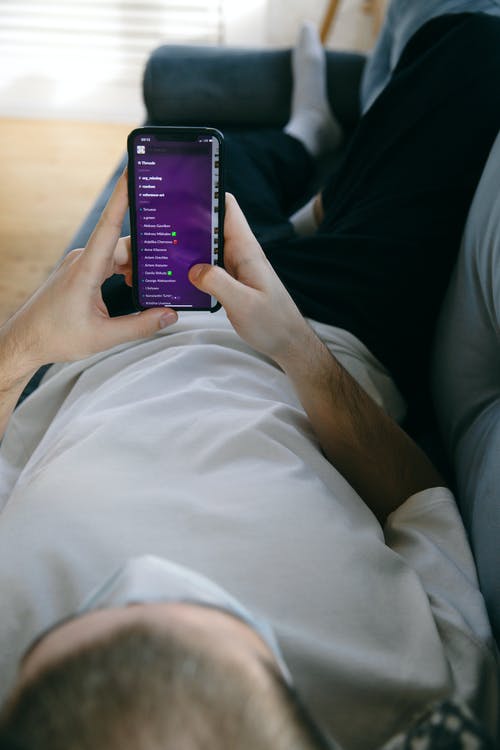 有关covid-19, 互联网, 人的免费素材图片