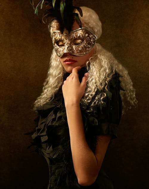 嘉年华面具和眼睛的诱人的女人闭上 · 免费素材图片