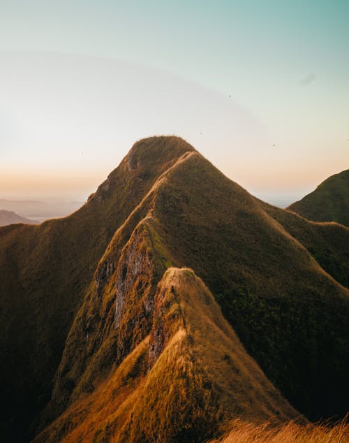 日落时山脉如画的风景 · 免费素材图片
