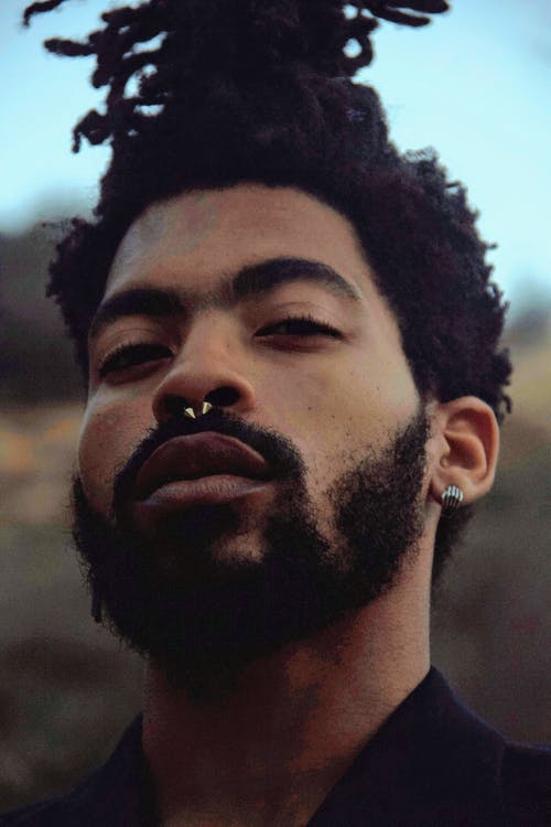 一个男人的照片 · 免费素材图片