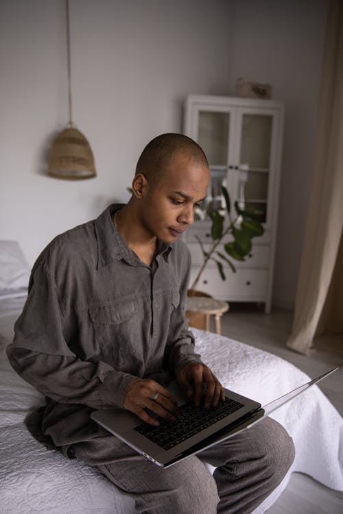 有关MacBook, 人, 家伙的免费素材图片