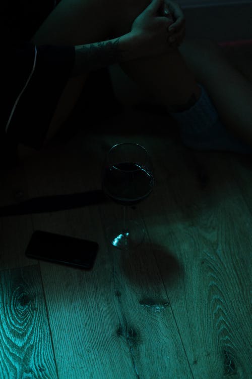 有关一杯酒, 公寓房, 呆在家里的免费素材图片