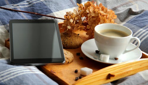 有关3C用品, iPad, 一杯咖啡的免费素材图片