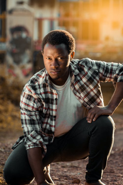 有关人, 垂直拍摄, 摆姿势的免费素材图片