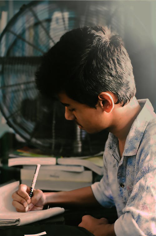 有关亮度, 人, 室内的免费素材图片