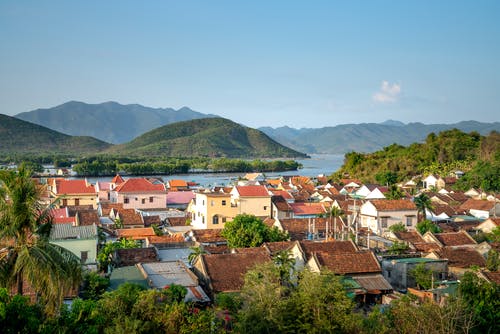 有关丘陵, 城镇, 夏天的免费素材图片