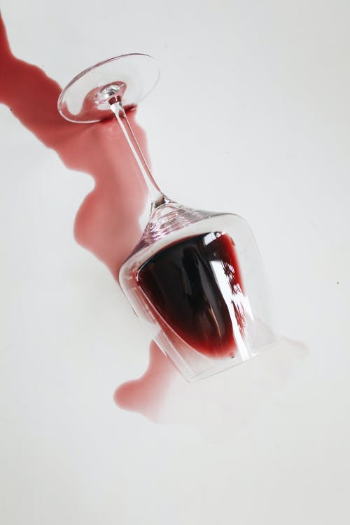 酒杯与红色液体的照片 · 免费素材图片