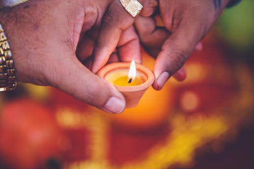 有关光, 手, 模糊背景的免费素材图片