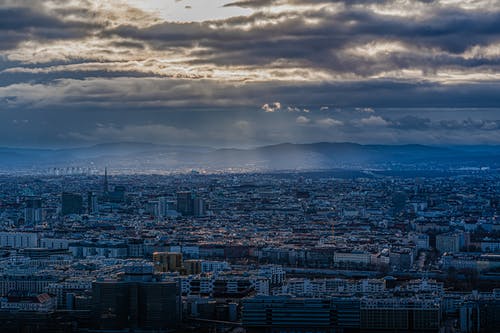 有关一缕阳光, 城市, 城镇的免费素材图片