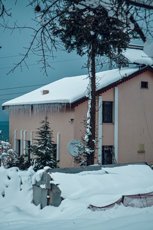 有关住宅, 冬季, 冰柱的免费素材图片