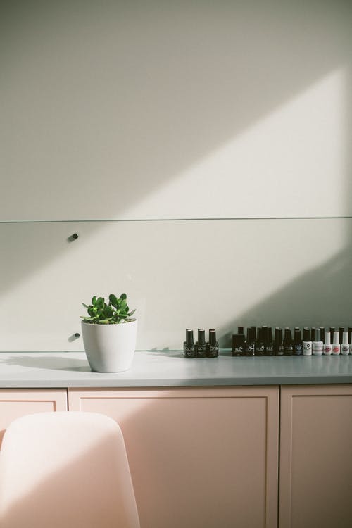 时尚舒适的指甲房设计 · 免费素材图片