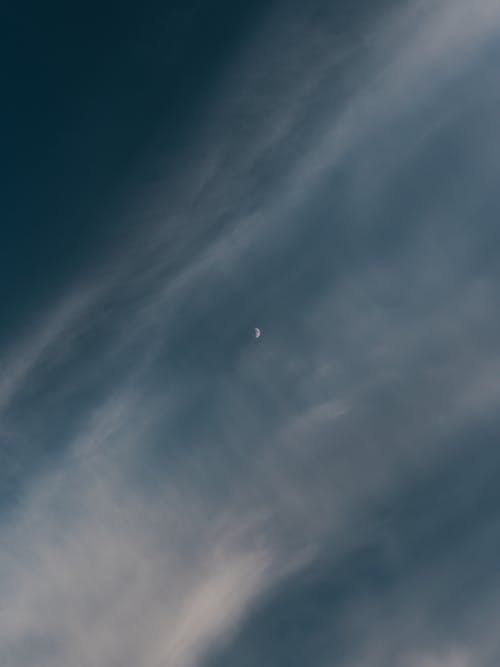 有关半月, 天空, 月亮的免费素材图片