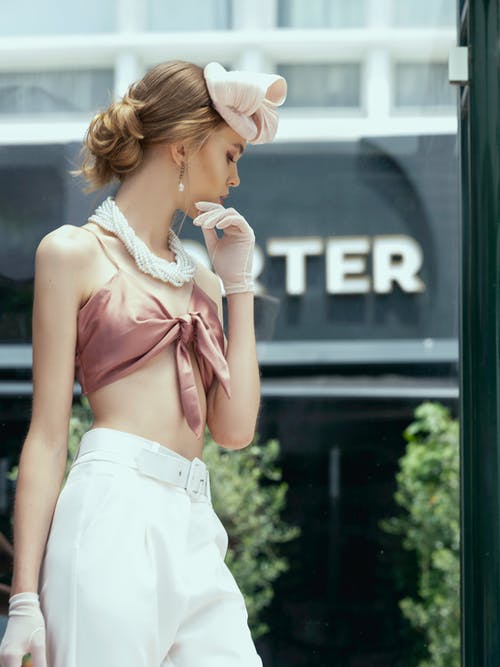 有关优雅, 光鲜亮丽, 发髻的免费素材图片