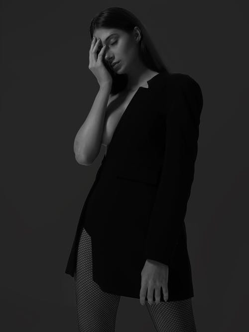 有关女人, 工作室, 年轻的免费素材图片