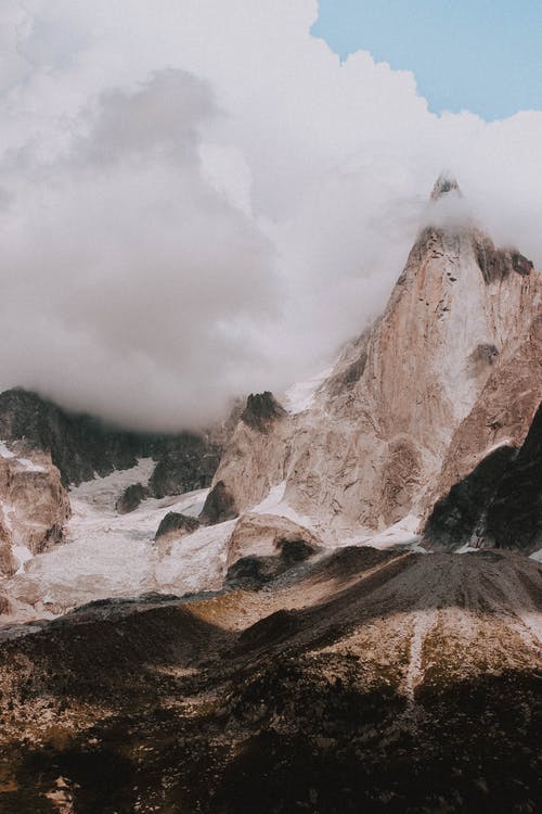 山峰上的美景 · 免费素材图片