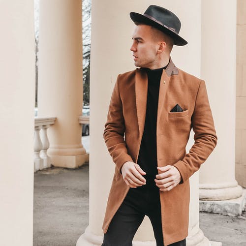 有关人, 大衣, 摆姿势的免费素材图片