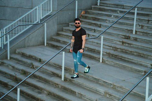 有关T恤, 人, 休息的免费素材图片