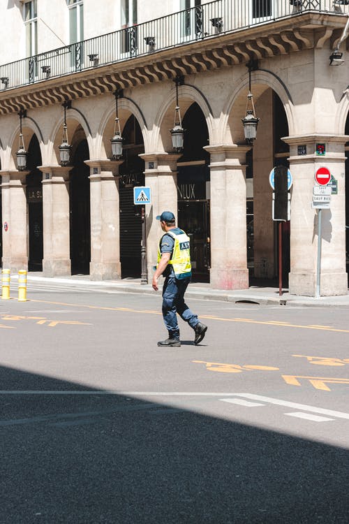 有关不露面, 交警, 交通的免费素材图片