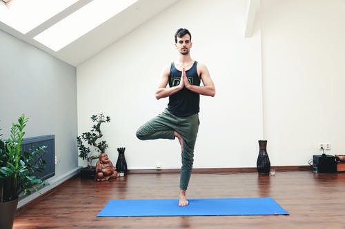 有关ardha padmasana, empémeiolótus, 人的免费素材图片