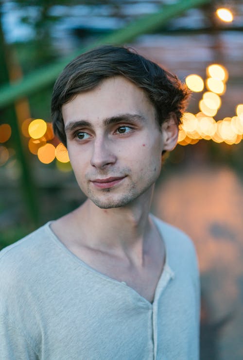 有关T恤, 人, 人脸的免费素材图片