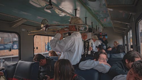 有关交通系统, 人, 仪器的免费素材图片