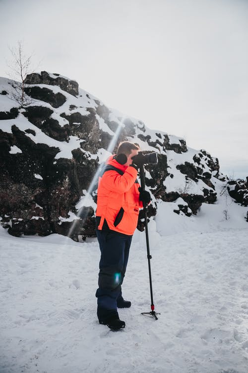 有关3C用品, 三腳架, 人的免费素材图片