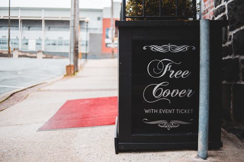 有关不均匀的, 人行道, 信的免费素材图片