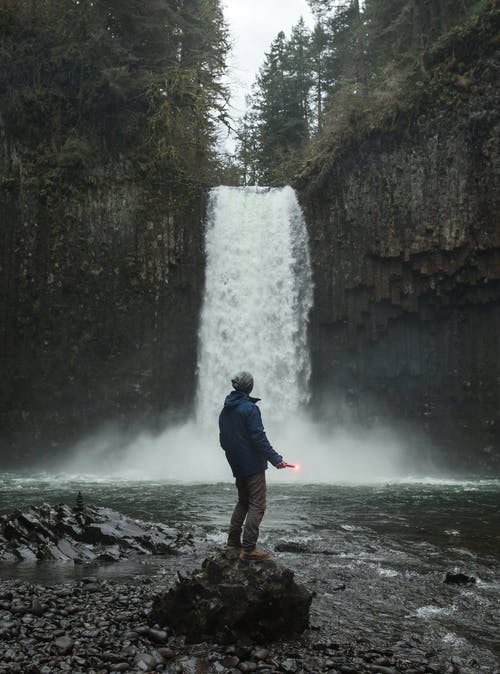 有关人, 垂直拍摄, 山的免费素材图片