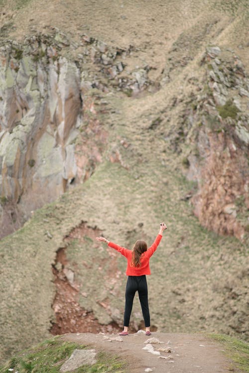 有关举起手臂, 健行, 全景的免费素材图片