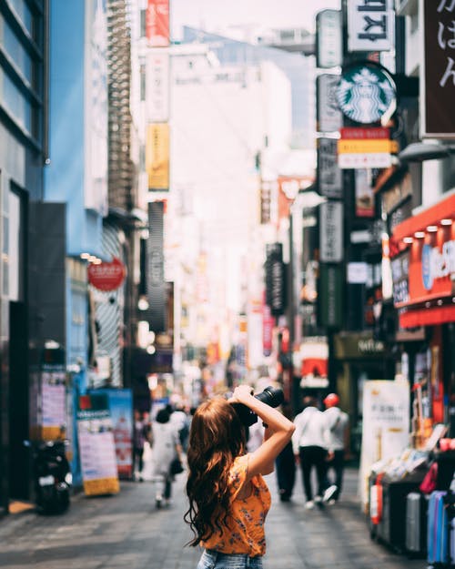 有关咖啡色頭髮的女人, 城市生活, 大都市的免费素材图片