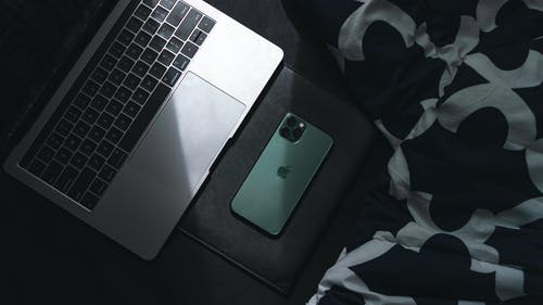 有关Flatlay, iPhone, iphone 11专业版max的免费素材图片