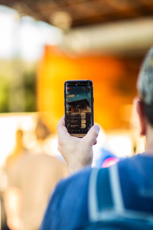 有关3C用品, 人, 光的免费素材图片