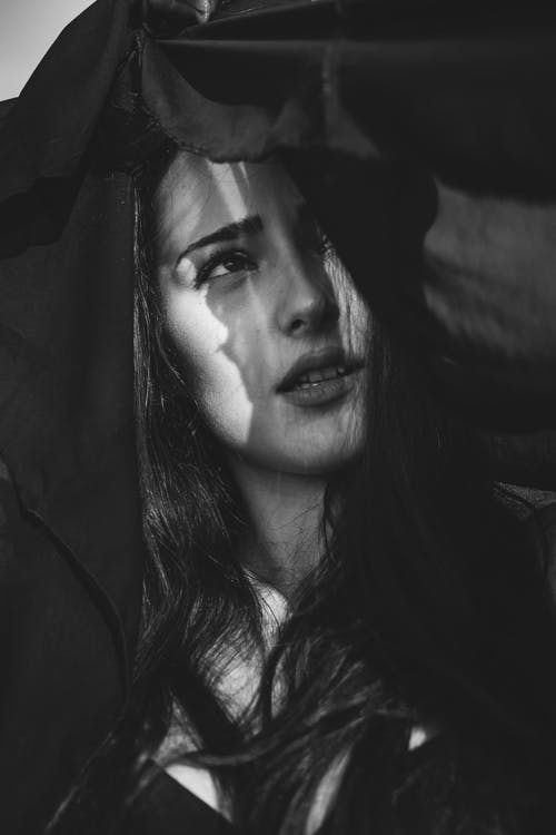 有关人, 光鲜亮丽, 单色的免费素材图片