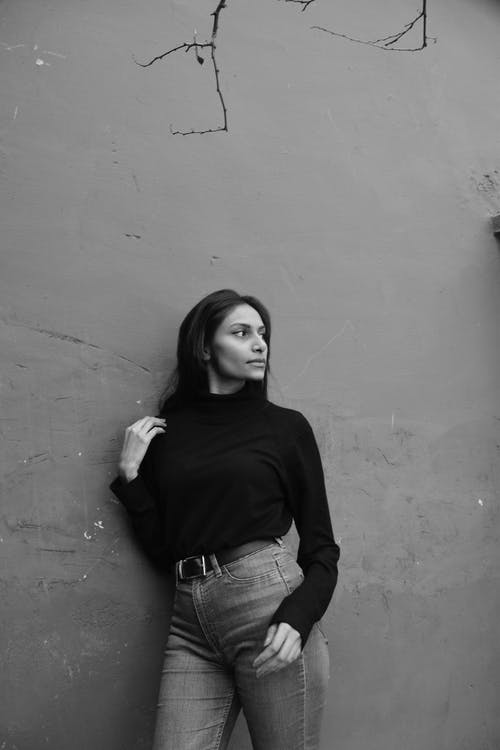 有关倚, 单色, 女人的免费素材图片