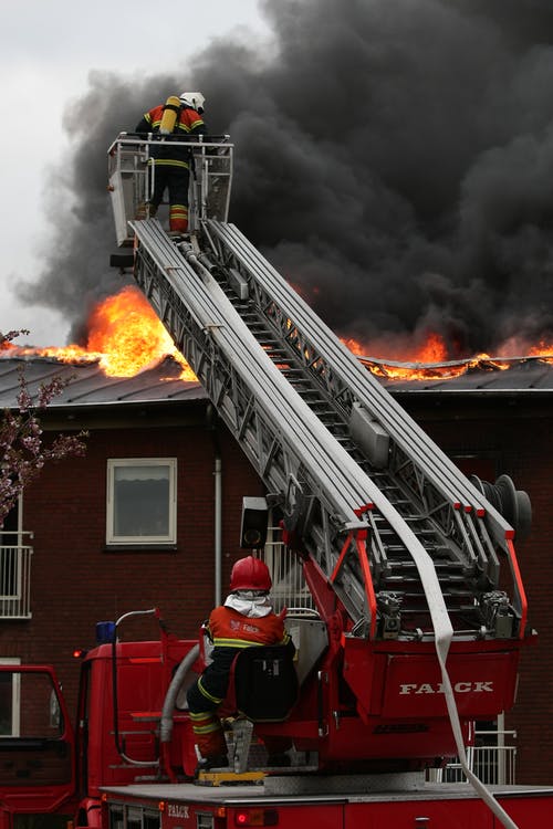 有关危险, 抽烟, 消防员的免费素材图片