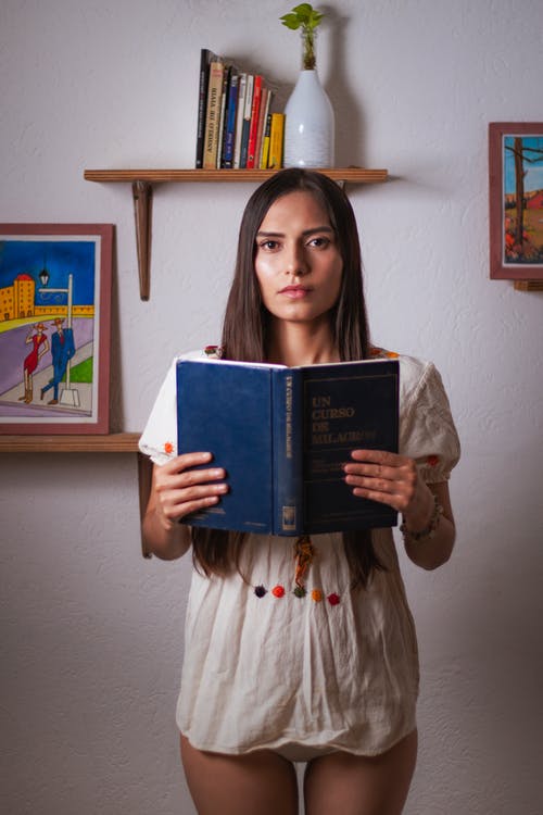 有关嚴肅, 墨西哥女人, 書的免费素材图片