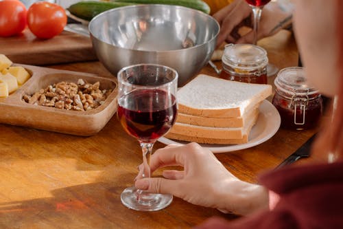 有关一杯酒, 三明治, 可口的免费素材图片