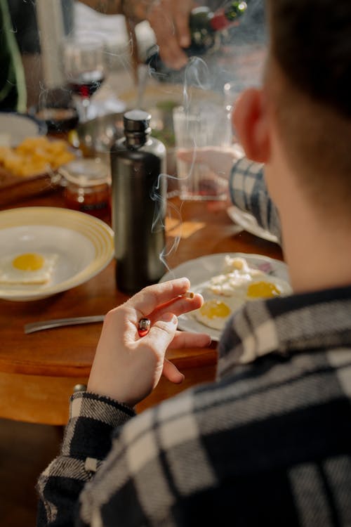 有关不露面, 匿名, 在肩膀上的免费素材图片