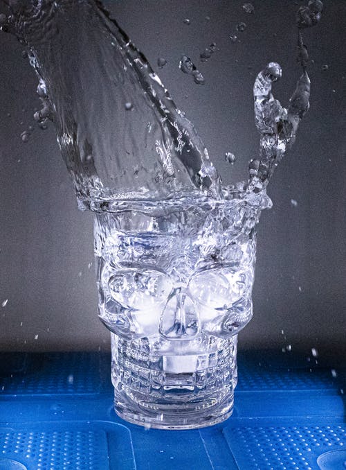 有关倒水, 图片, 垂直拍摄的免费素材图片