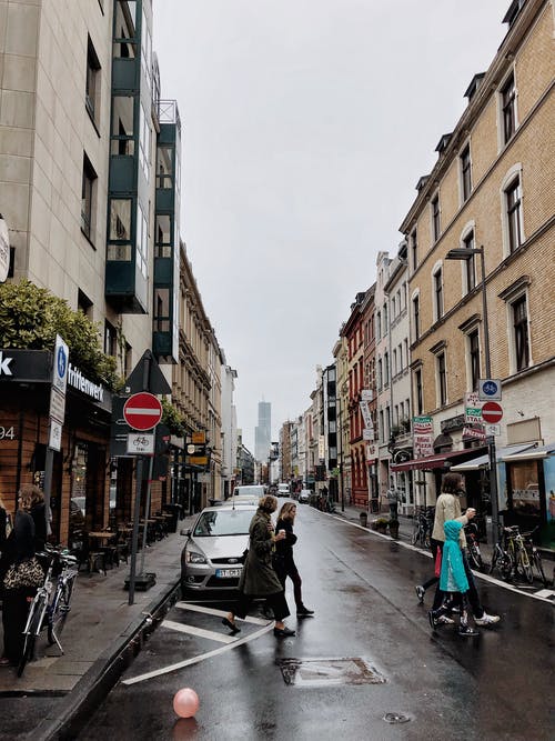 有关人, 人行道, 商店的免费素材图片