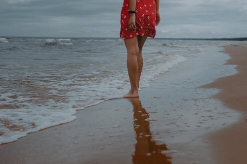 有关光脚, 女人, 波罗的海的免费素材图片