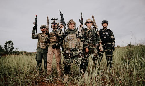 有关偽裝, 制服, 枪支的免费素材图片