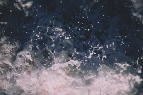 用泡沫波泼水 · 免费素材图片