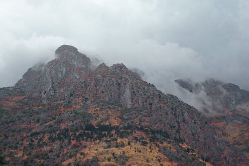 多云的天气里的洛矶山脉 · 免费素材图片