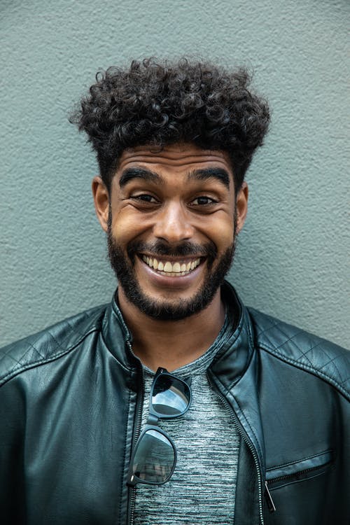 黑色皮夹克的男人 · 免费素材图片