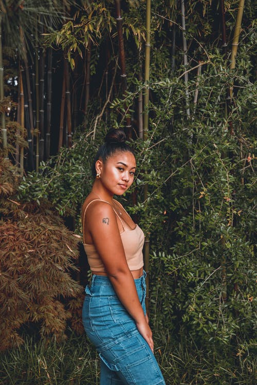 有关中空装, 刺青, 垂直拍摄的免费素材图片