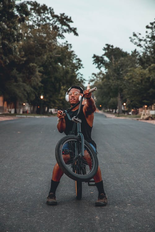 有关垂直的, 年輕, 无袖上衣的免费素材图片