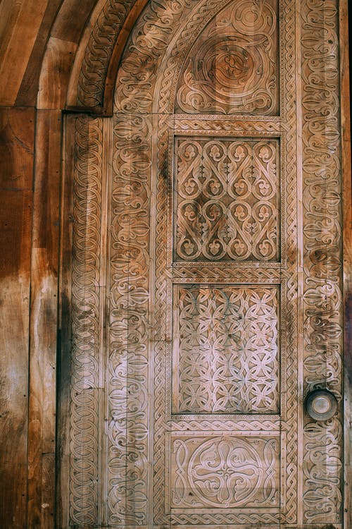 棕色木门与银色门把手 · 免费素材图片